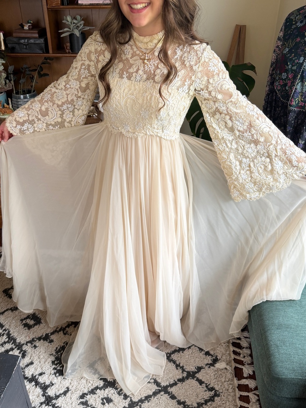 Lord & Taylor Vintage Ivory Lace Flare Chiffon Full Skirt Bow Back Wedding Gown - Picture 2 of 16